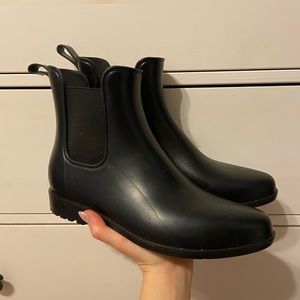 Target Chelsea Rain Boots BLACK SIZE 9, lightly worn, good condition
